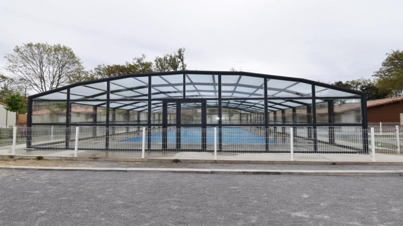 Chalet Avec Piscine Azur Exterior photo